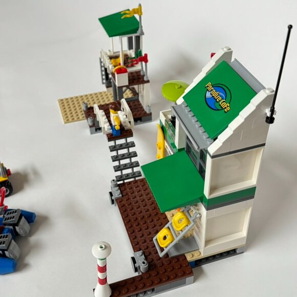 Lego 4644 Marina City Town Harbor Beach Surf Boat Cafe Complete except sticker - Picture 10 of 14